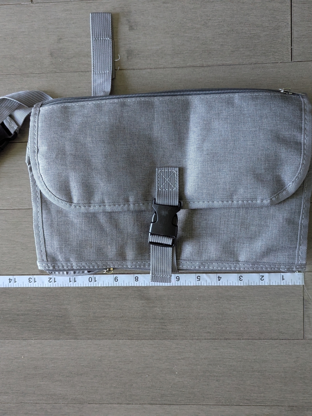 Changing Pas Baby Pouch With Compartiments For Diapers And baby wipes Grey